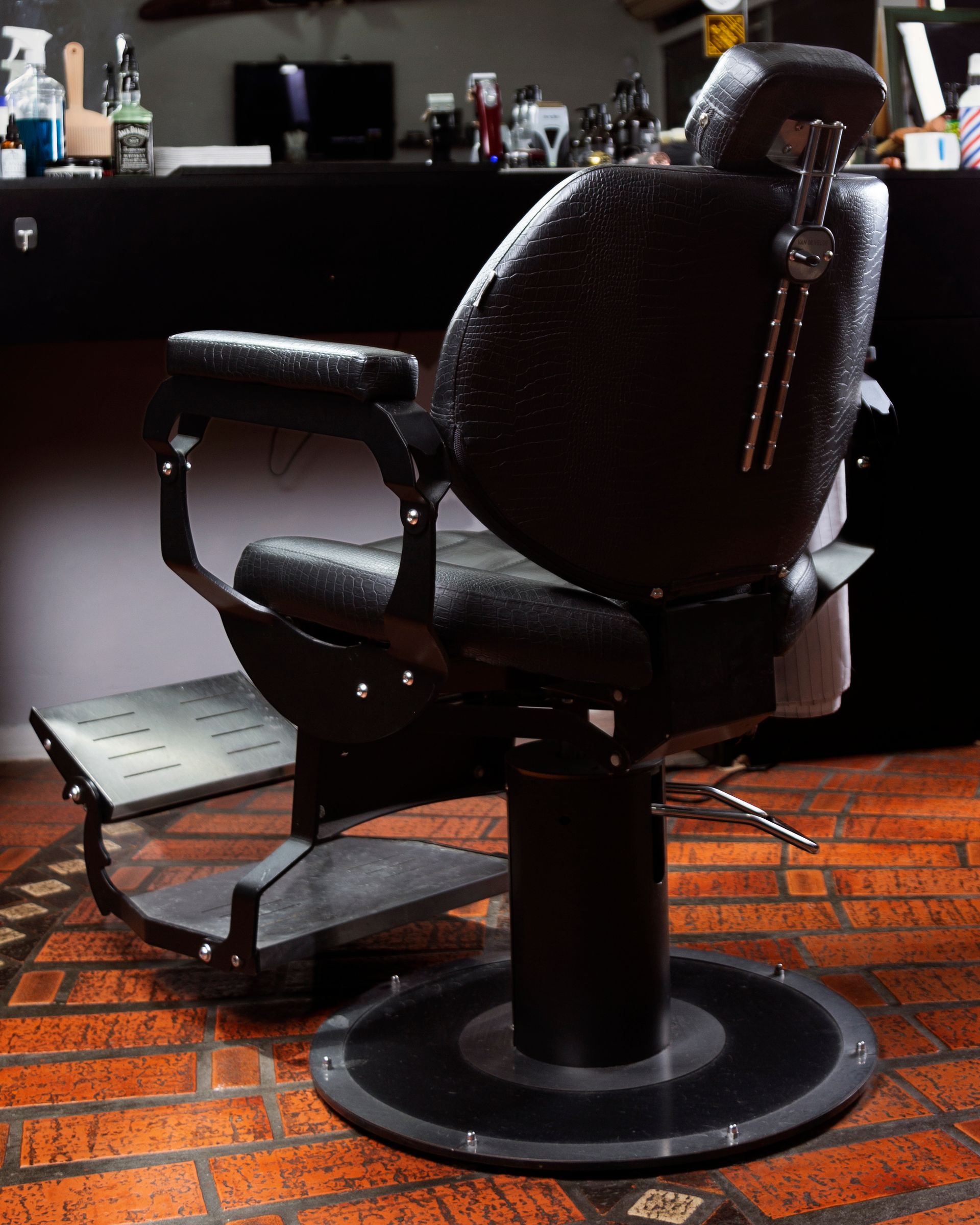 Private suite barber chair